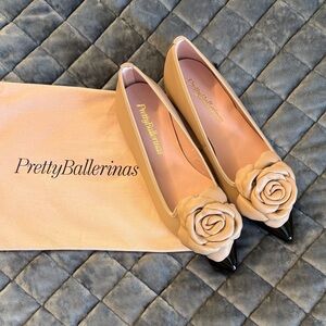 Pretty Ballerinas Nude and Black Flats with Floral Accent